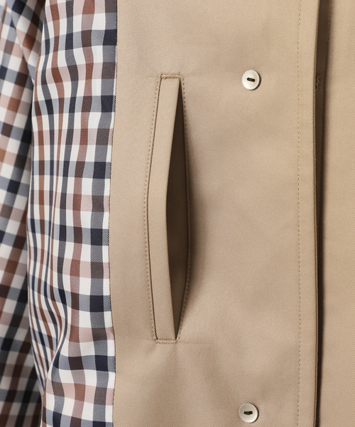 journal standard L'essage(ジャーナルスタンダードレサージュ)の「【別注】Aquascutum×LESSAGE ステンカラーコート(ステンカラーコート・レディース・ネイビー/ベージュ・36/38)」の10枚目の写真