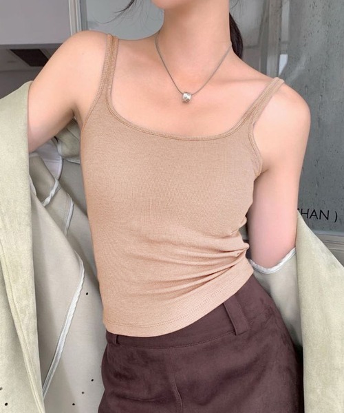 DAY CLOSET(デイ クローゼット)の「レディース レイヤードで大活躍。カップ付きリブニットタンクトップ(タンクトップ・レディース・グレー/アイボリー/ブラウン/ベージュ/ブラック/チャコールグレー/キナリ/レッド系その他/ピンクベージュ・FREE)」の8枚目の写真
