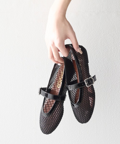 coca（ANDEX shoes product）（コカ）の「スタッズ ストラップ メリージェーン パンプス（パンプス・レディース・ブラック・LARGE/MEDIUM/SMALL）」の2枚目の写真