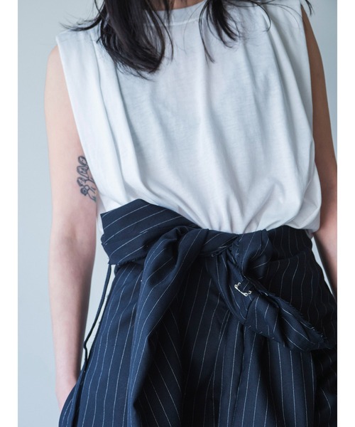 k3&co.（ケイスリーアンドコー）の「TUCK TEE（Tシャツ/カットソー・レディース・ブラック/グレー/ホワイト・ONE SIZE）」の4枚目の写真