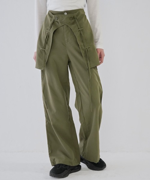 Uenui(ウニュイ)の「【 cunii 】レイヤード ポケット パンツ(その他パンツ・レディース・カーキ/ブラック/チャコールグレー・M)」の3枚目の写真