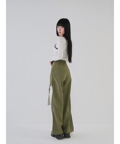 Uenui(ウニュイ)の「【 cunii 】レイヤード ポケット パンツ(その他パンツ・レディース・カーキ/ブラック/チャコールグレー・M)」の10枚目の写真