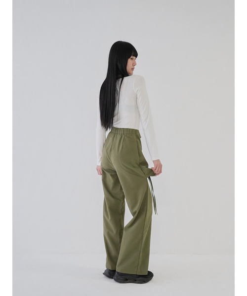 Uenui(ウニュイ)の「【 cunii 】レイヤード ポケット パンツ(その他パンツ・レディース・カーキ/ブラック/チャコールグレー・M)」の8枚目の写真