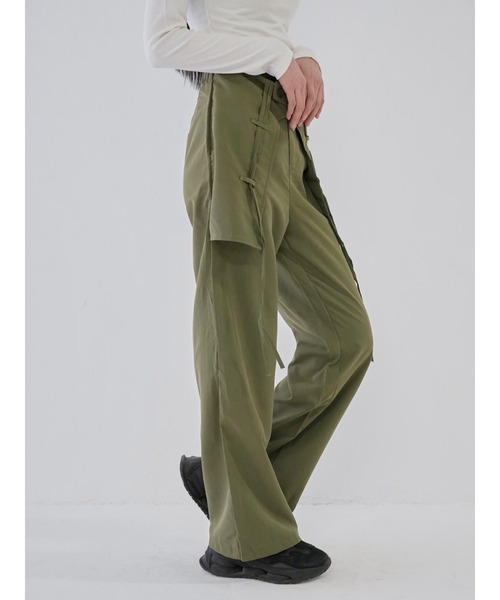 Uenui(ウニュイ)の「【 cunii 】レイヤード ポケット パンツ(その他パンツ・レディース・カーキ/ブラック/チャコールグレー・M)」の16枚目の写真