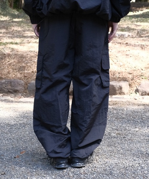 BROKEN BASE（ブロークンベース）の「カーゴポケットナイロンパンツ（カーゴパンツ・メンズ・アイボリー/ブラック系/ネイビー・SMALL/MEDIUM/LARGE）」の13枚目の写真