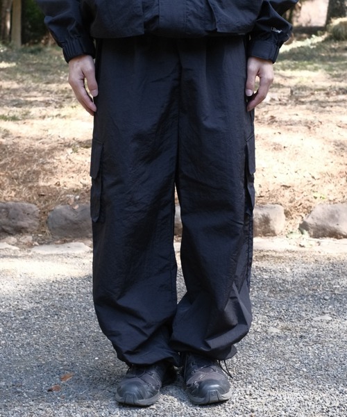BROKEN BASE（ブロークンベース）の「カーゴポケットナイロンパンツ（カーゴパンツ・メンズ・アイボリー/ブラック系/ネイビー・SMALL/MEDIUM/LARGE）」の11枚目の写真