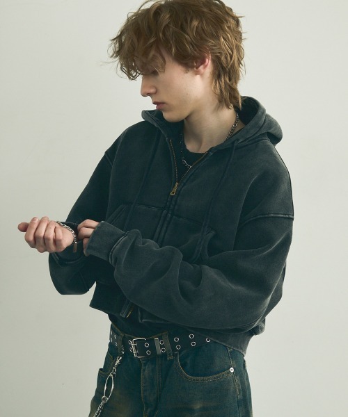 Shoowtime(ショウタイム)の「Pigment dye short length double zip hoodie / ピグメントダイショート丈ダブルジップパーカー(パーカー・メンズ・ブラック系/カーキ系/カーキブラウン/グレー系/グリーン系その他/グレー系その他/ブラウン系その他/ブラック系その他・SMALL/MEDIUM/LARGE/X-LARGE)」の12枚目の写真