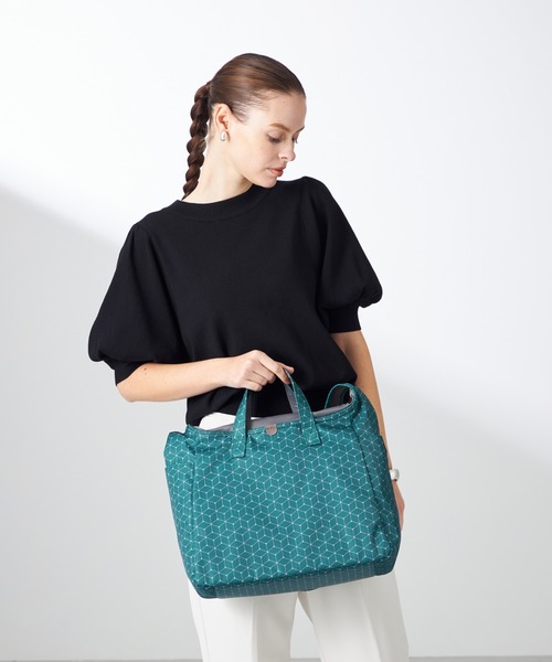 Y'SACCS(イザック)の「キュービック×ポイントドット 2WAYトート&ショルダー Mサイズ(ショルダーバッグ・レディース・ブルー/ブラック/グレイッシュベージュ/イエロー/グレー・FREE)」の1枚目の写真