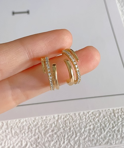 blackdia ocean(ブラックダイヤオーシャン)の「blackdia ocean ジルコニアレイヤーカーブピアス/イヤリング(ピアス(両耳用)・レディース・ゴールド系その他/ゴールド・FREE)」の2枚目の写真