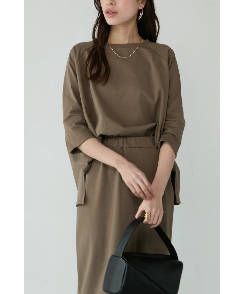 M.deux(エムドゥ)の「ドルマンカットセットアップ(ワンピース・レディース・ブラウン/ブラック・MEDIUM)」の4枚目の写真