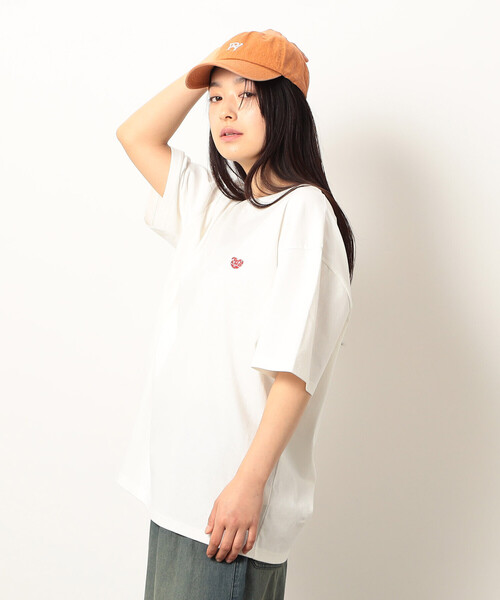 Purple&Yellow（パープルアンドイエロー）の「ワンポイントハート刺繍 半袖Ｔシャツ（Tシャツ/カットソー・メンズ・ブラック/ネイビー/ホワイト/サックスブルー・MEDIUM/SMALL/LARGE）」の13枚目の写真