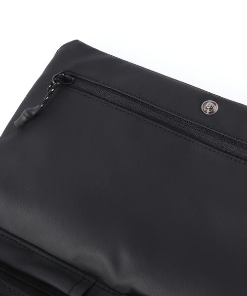 Topologie（トポロジー）の「Topologie/トポロジー  Flat Sacoche Small フラット サコッシュ スモール【バッグ単体】（ショルダーバッグ・メンズ・ブラック/グレー・F）」の13枚目の写真