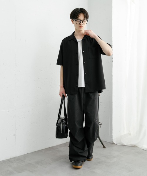 SENSE OF PLACE by URBAN RESEARCH（センスオブプレイスバイアーバンリサーチ）の「『ユニセックス』オープンカラールーズショートスリーブシャツ（シャツ/ブラウス・メンズ・チャコールグレー/ライトベージュ/ブラック/ブラウン・SMALL/MEDIUM/LARGE）」の16枚目の写真