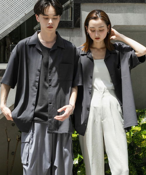 SENSE OF PLACE by URBAN RESEARCH（センスオブプレイスバイアーバンリサーチ）の「『ユニセックス』オープンカラールーズショートスリーブシャツ（シャツ/ブラウス・メンズ・チャコールグレー/ライトベージュ/ブラック/ブラウン・SMALL/MEDIUM/LARGE）」の21枚目の写真