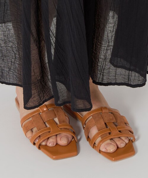 green label relaxing（グリーンレーベルリラクシング）の「イントレフラット サンダル（サンダル・レディース・ダークブラウン/ブラウン/ブラック・XL/L/M/S）」の4枚目の写真