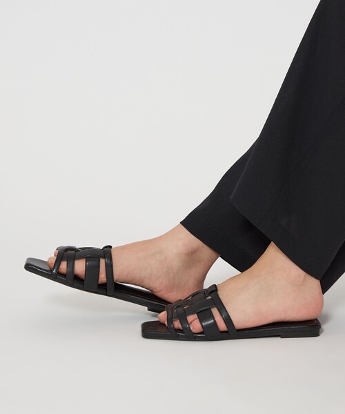 green label relaxing（グリーンレーベルリラクシング）の「イントレフラット サンダル（サンダル・レディース・ダークブラウン/ブラウン/ブラック・XL/L/M/S）」の18枚目の写真