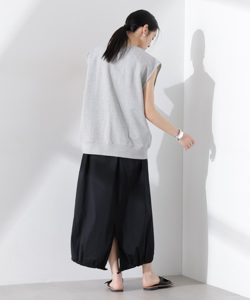 NANO universe（ナノユニバース）の「ノースリーブスウェットトップス（Tシャツ/カットソー・レディース・アイボリー/ブラック/グレー・FREE）」の10枚目の写真