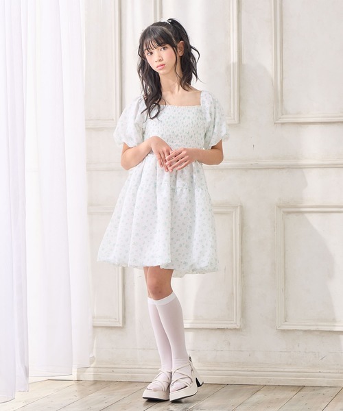 Amourire girl(アムリールガール)の「小花柄エステルツイルワンピース(ワンピース・キッズ・ピンク/サックスブルー・160cm/150cm/140cm/130cm)」の8枚目の写真