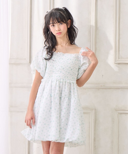 Amourire girl(アムリールガール)の「小花柄エステルツイルワンピース(ワンピース・キッズ・ピンク/サックスブルー・160cm/150cm/140cm/130cm)」の5枚目の写真