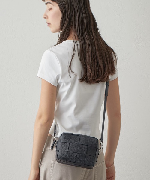 ベルタ XXS CERVO(ショルダーバッグ)|IACUCCI(イアクッチ ベルタ XXS CERVO(ショルダーバッグ)|IACUCCI(イアクッチ