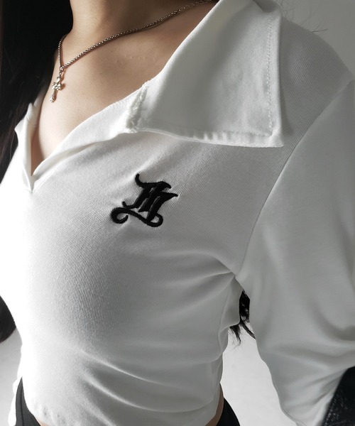 me+em select(ミームセレクト)の「【 2color 】M LOGO スキッパーショートTシャツ / M LOGO skipper neck short T-shirt(Tシャツ/カットソー・レディース・ブラック/ホワイト・FREE)」の3枚目の写真