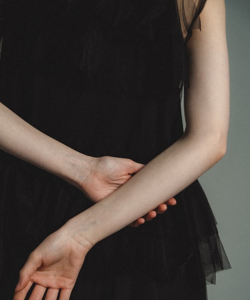 et.UNiVER(エトユニベール)の「Frourish blouse setup dress(ドレス・レディース・ブルー/ライトグレー/ブラック・MEDIUM/SMALL/LARGE)」の4枚目の写真