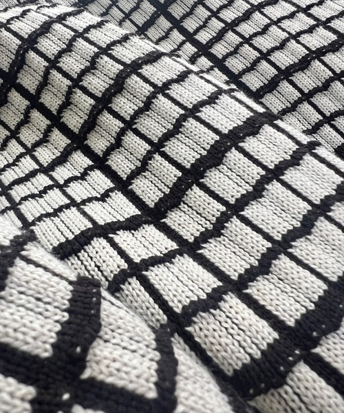 SUPERTHANKS(スーパーサンクス)の「グラフ チェック クルーナックニット/Graph check Knit Crew-neck(ニット/セーター・メンズ・ブラウン/グレー/チャコールグレー/ブラック×ブラック・M/L)」の6枚目の写真