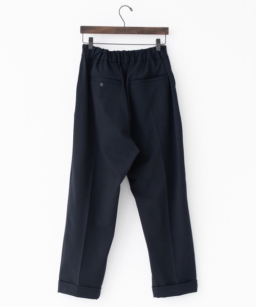 RYU(リュー)の「gabardine two-tuck slacks(スラックス・メンズ・ダークネイビー/ダークグレー・1/2/4)」の7枚目の写真
