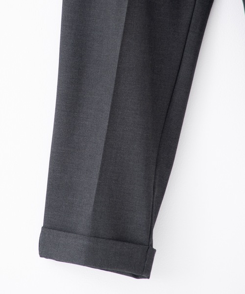 RYU(リュー)の「gabardine two-tuck slacks(スラックス・メンズ・ダークネイビー/ダークグレー・1/2/4)」の11枚目の写真