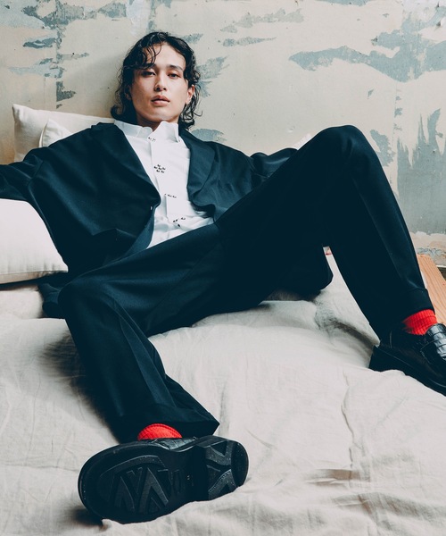 RYU(リュー)の「gabardine two-tuck slacks(スラックス・メンズ・ダークネイビー/ダークグレー・1/2/4)」の13枚目の写真
