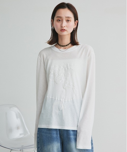 ad thie(アドティエ)の「フラワーモチーフ 発泡プリント シアーカットソー(Tシャツ/カットソー・レディース・オフホワイト・FREE)」の7枚目の写真