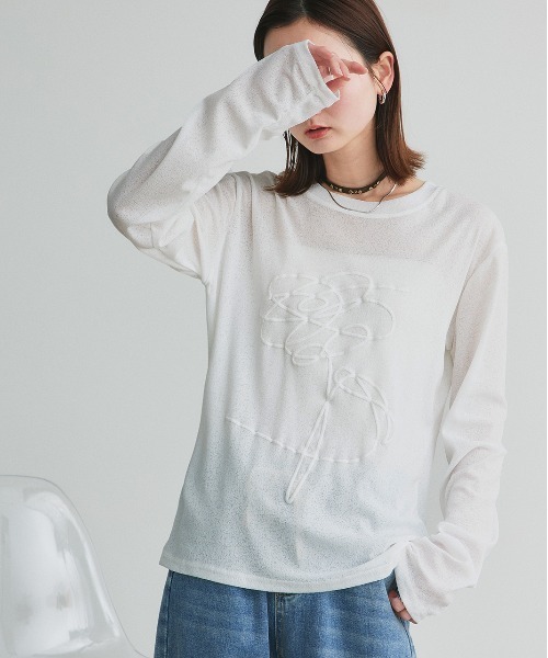ad thie(アドティエ)の「フラワーモチーフ 発泡プリント シアーカットソー(Tシャツ/カットソー・レディース・オフホワイト・FREE)」の8枚目の写真