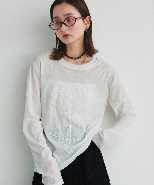 ad thie(アドティエ)の「フラワーモチーフ 発泡プリント シアーカットソー(Tシャツ/カットソー・レディース・オフホワイト・FREE)」の16枚目の写真