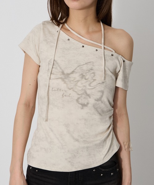 VQ（ブイキュー）の「Off-shoulder T-shirt with studs around the collar / 衿周りスタッズオフショルダーTシャツ（Tシャツ/カットソー・レディース・ダークグレー/ダークベージュ/ライトベージュ・FREE）」の14枚目の写真