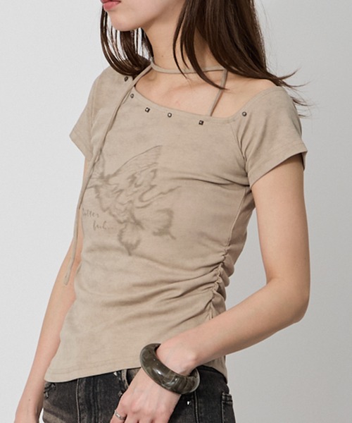 VQ（ブイキュー）の「Off-shoulder T-shirt with studs around the collar / 衿周りスタッズオフショルダーTシャツ（Tシャツ/カットソー・レディース・ダークグレー/ダークベージュ/ライトベージュ・FREE）」の5枚目の写真