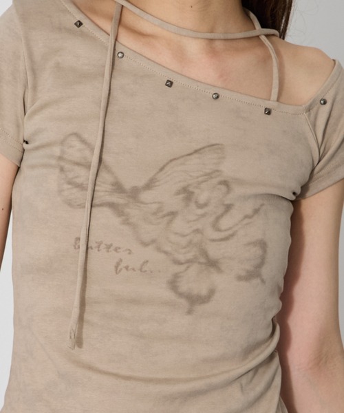 VQ（ブイキュー）の「Off-shoulder T-shirt with studs around the collar / 衿周りスタッズオフショルダーTシャツ（Tシャツ/カットソー・レディース・ダークグレー/ダークベージュ/ライトベージュ・FREE）」の15枚目の写真