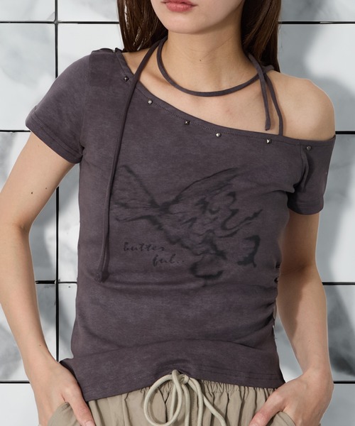 VQ（ブイキュー）の「Off-shoulder T-shirt with studs around the collar / 衿周りスタッズオフショルダーTシャツ（Tシャツ/カットソー・レディース・ダークグレー/ダークベージュ/ライトベージュ・FREE）」の18枚目の写真