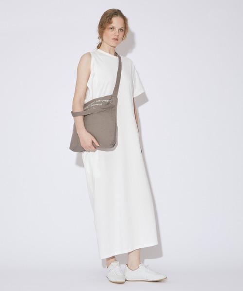 beautiful people(ビューティフルピープル)の「alphabet embroidery flap bag(トートバッグ・レディース・ブラック/ベージュ/ミント/グレー・FREE)」の8枚目の写真