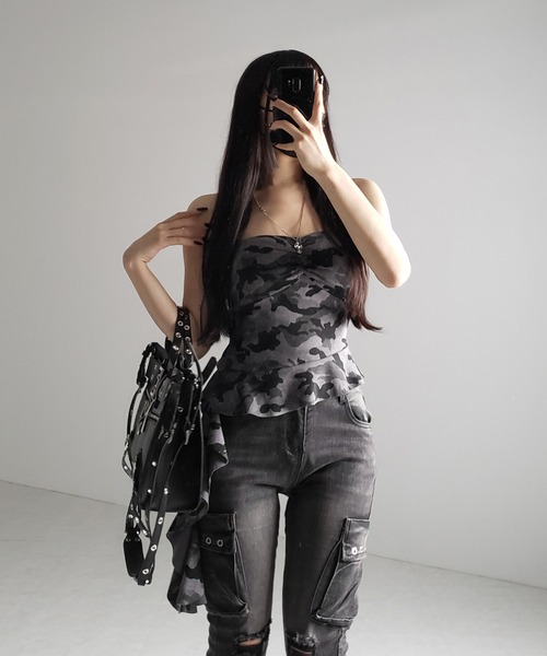 me+em select(ミームセレクト)の「※※【 2color 】ヴィンテージカモフラアシンメトリーフリルベアトップス / vintage camouflage asymmetry frill bare tops(その他トップス・レディース・グレー/カーキ・FREE)」の20枚目の写真