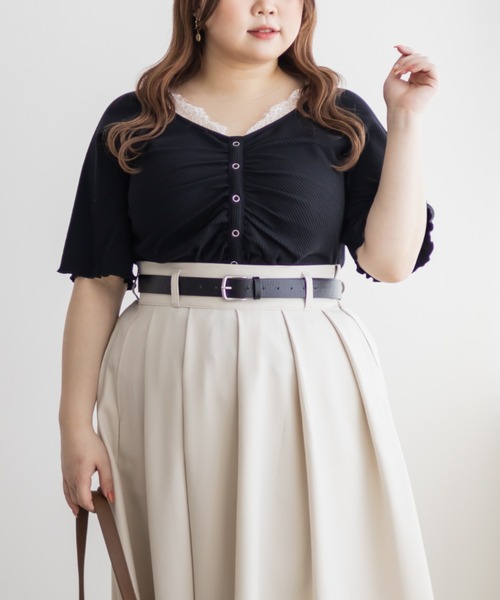 CLETTE(クレット)の「レースキャミレイヤード風シャーリングプルオーバー(Tシャツ/カットソー・レディース・ブラック/アイボリー/チャコールグレー・LL/4L/3L)」の2枚目の写真