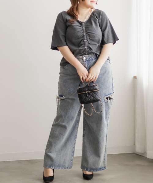 CLETTE(クレット)の「レースキャミレイヤード風シャーリングプルオーバー(Tシャツ/カットソー・レディース・ブラック/アイボリー/チャコールグレー・LL/4L/3L)」の10枚目の写真