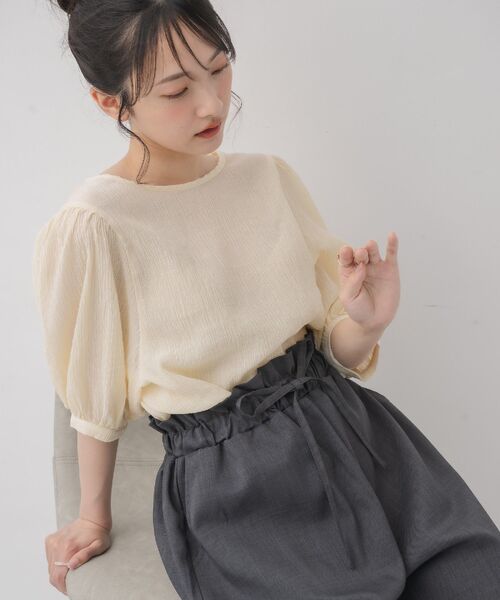 RETRO GIRL(レトロガール)の「パフスリーブBL(シャツ/ブラウス・レディース・ナチュラル/チャコールグレー/ライトブラウン・FREE)」の5枚目の写真
