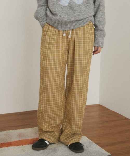 MERLOT（メルロー）の「【動画あり】シアサッカーストライプロングパンツ（その他パンツ・レディース・ネイビー/ブラック/レッド系その他/グリーン系その他/ブラウン系その他/ブラック系その他/レッド/ブラック系/ブルー系/イエロー系・FREE）」の8枚目の写真