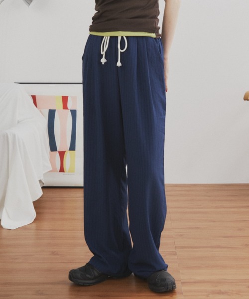 MERLOT（メルロー）の「【動画あり】シアサッカーストライプロングパンツ（その他パンツ・レディース・ネイビー/ブラック/レッド系その他/グリーン系その他/ブラウン系その他/ブラック系その他/レッド/ブラック系/ブルー系/イエロー系・FREE）」の6枚目の写真