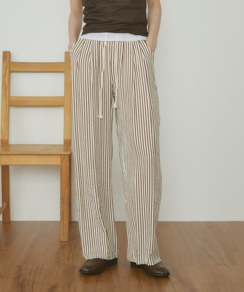 MERLOT（メルロー）の「【動画あり】シアサッカーストライプロングパンツ（その他パンツ・レディース・ネイビー/ブラック/レッド系その他/グリーン系その他/ブラウン系その他/ブラック系その他/レッド/ブラック系/ブルー系/イエロー系・FREE）」の11枚目の写真