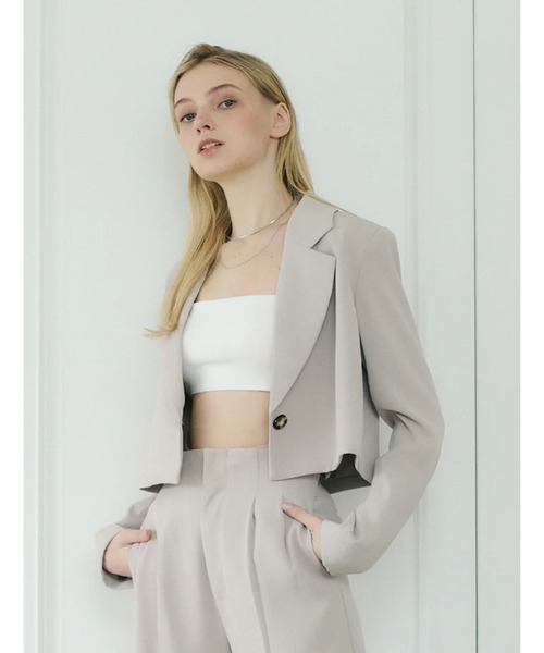 IRAL(アイラル)の「SHORT JACKET(テーラードジャケット・レディース・グレイッシュベージュ/ブラック・SMALL/MEDIUM)」の1枚目の写真