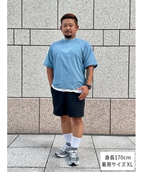 NEW BALANCE(ニューバランス)の「NB Grey ウーブン Tシャツ(Tシャツ/カットソー・メンズ・スカイブルー/ブラック・SMALL/XX-LARGE/X-LARGE/LARGE/MEDIUM)」の21枚目の写真
