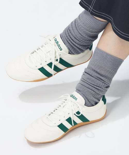 adidas(アディダス)の「アディダス adidas グランドコート ロー(スニーカー・レディース・ホワイト×グリーン・23.0cm/23.5cm/24.0cm/24.5cm/25.0cm)」の1枚目の写真