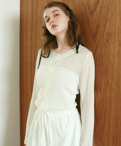 mic by Olu.（ミックバイオルドット）の「パンチングカーディガン（カーディガン/ボレロ・レディース・ホワイト/ピンク/ブルー・FREE）」の2枚目の写真