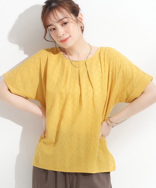DRESKIP(ドレスキップ)の「インでもアウトでも 上品な甘さの 刺繍レース切替トップス(Tシャツ/カットソー・レディース・オフホワイト/ブルー系その他/イエロー/ブラック・02/01/04/03)」の2枚目の写真